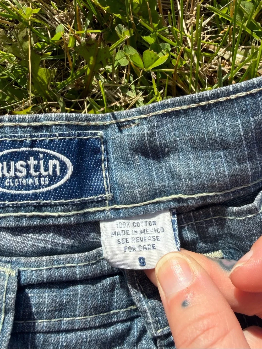 Austin Clothing Co. Size 9 Striped Denim Mom Shorts